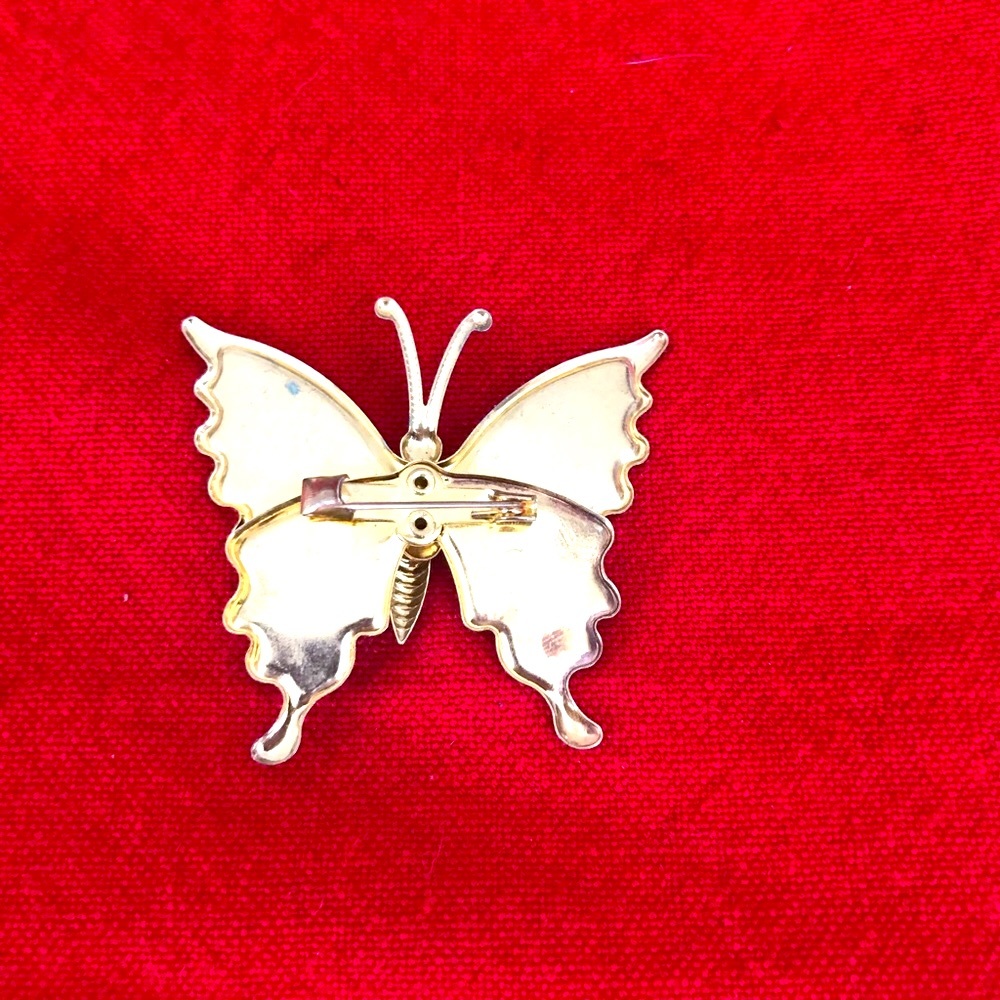 Beautiful colorful butterfly pin. Shiny and gold. Secure clasp on back - Picture 2 of 2
